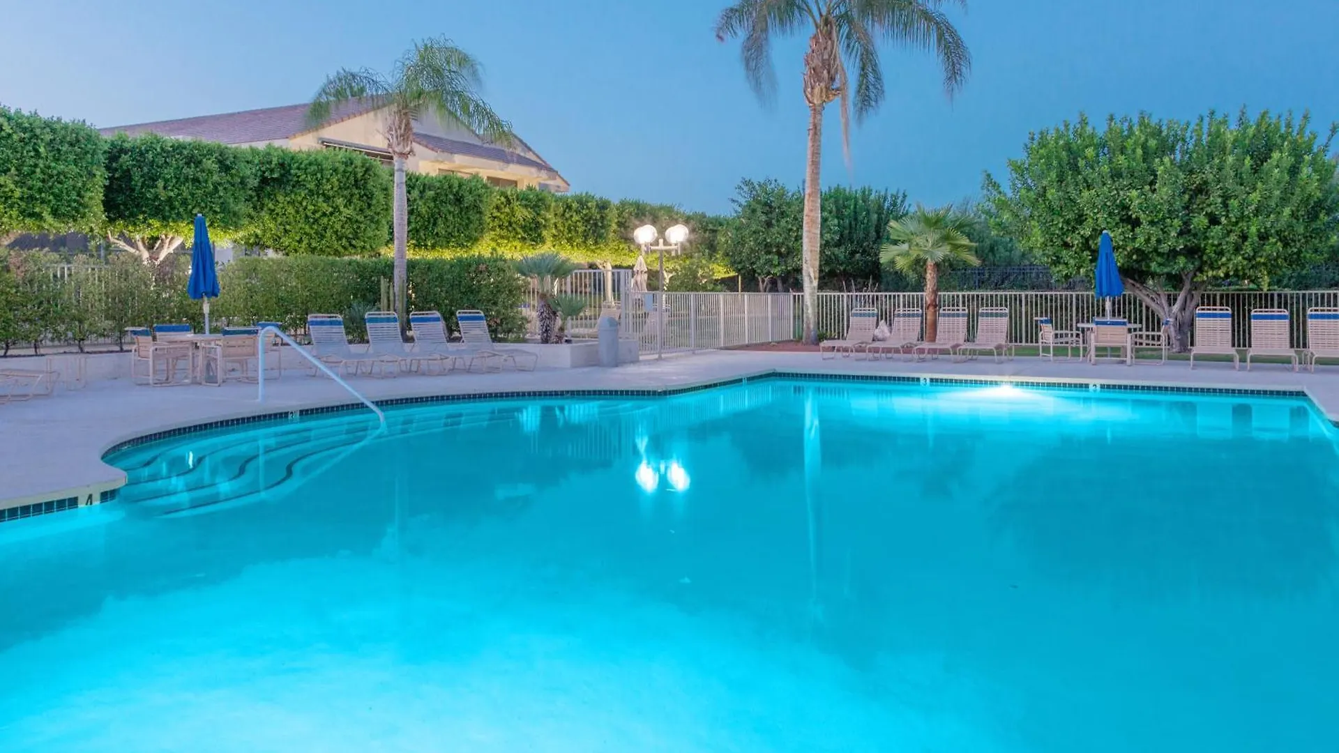 Apartment Downtown Winner At Plaza Villas By Acme House Company Palm Springs United States