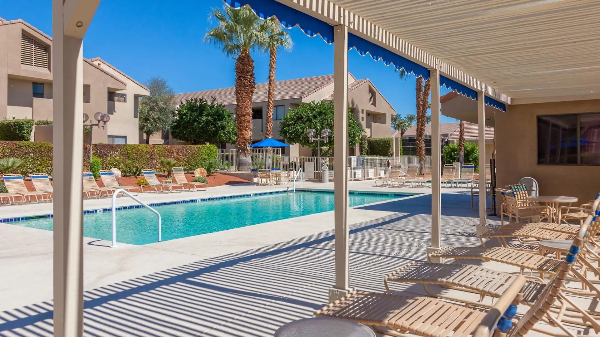 Downtown Winner At Plaza Villas By Acme House Company Palm Springs Apartment