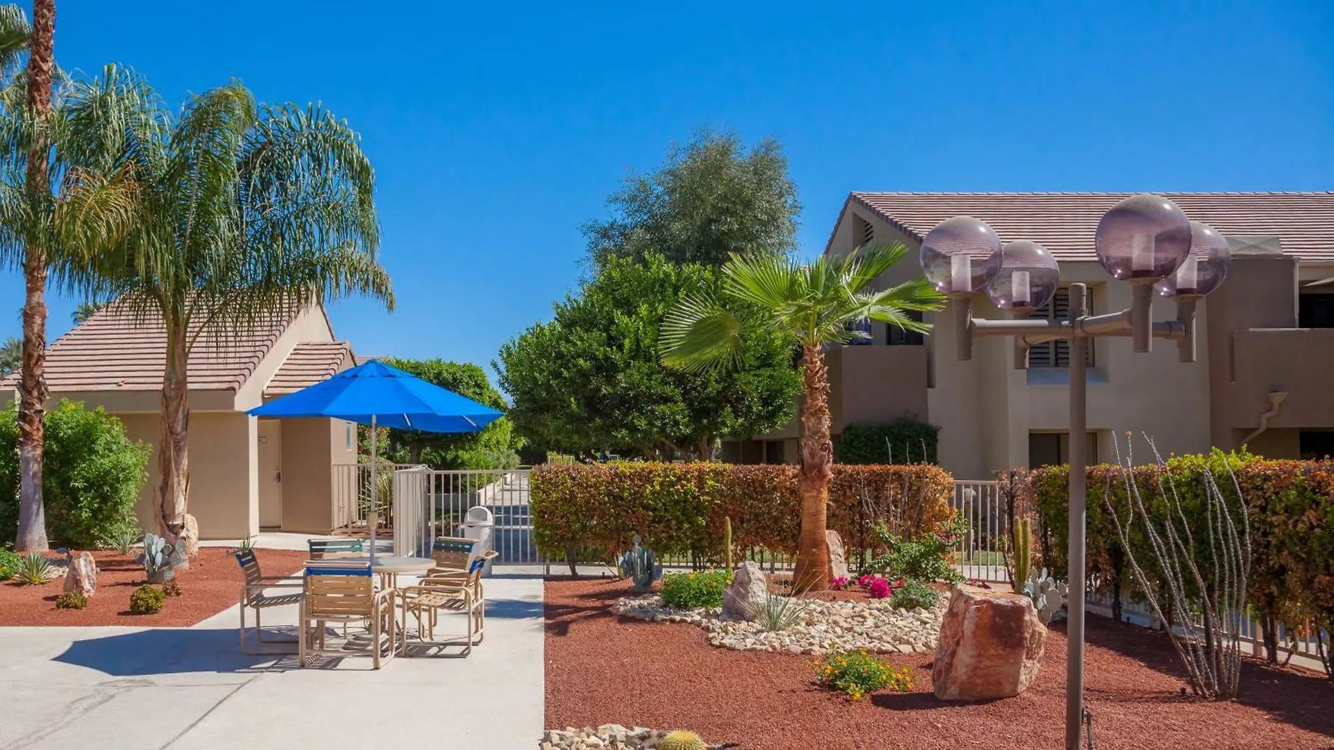 Downtown Winner At Plaza Villas By Acme House Company Palm Springs